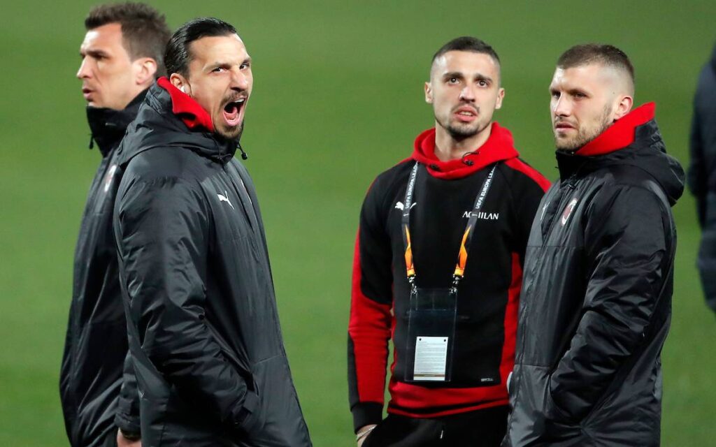 Slavni Milan stigao i već je na terenu! 3 milano trening 9360