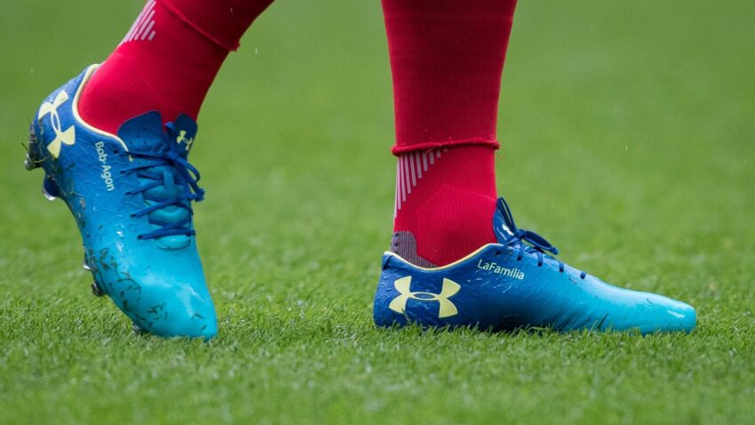 Kramponima u glavu: Jeziva povreda fudbalera, saigrači panično dozivali lekare (VIDEO)