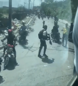 Neviđeni skandal: Moto banda sa puškama u rukama zaustavila reprezentaciju i policajce!