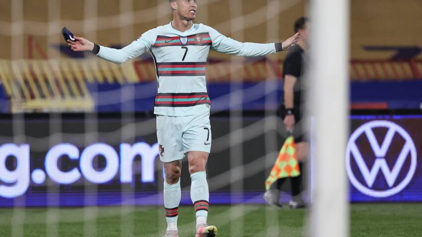 Sreća što nije bilo VAR-a na Srbija - Portugal, ali možda bi bio dosuđen i penal za "orlove"