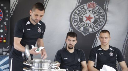 VELIKI PETAK U PARTIZANU: Crno-beli nas podsećaju na važnost praznika (VIDEO)