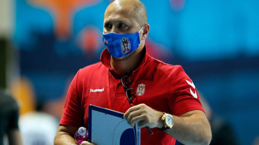 ZVEZDA OSTALA BEZ TRENERA: Legenda napustila klupu crveno-belih!