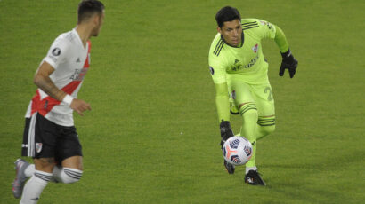 FUDBAL JE VIŠE OD IGRE River pobedio bez golmana! Vezista stao među stative i postao igrač utakmice (VIDEO)