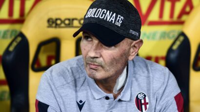 SLIKA I PRILIKA STRASTI PREMA FUDBALU: Mihajlović je neuništiv, okupio igrače pred pripreme na nesvakidašnji način! (FOTO)