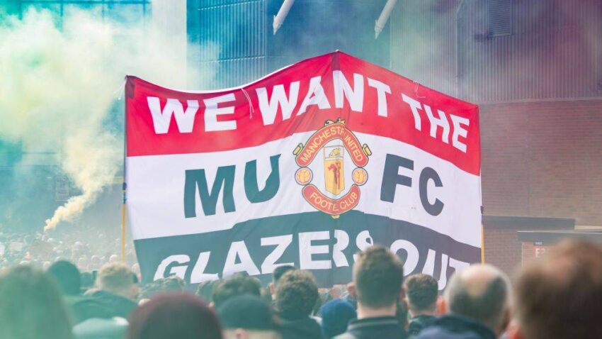 "ĐAVOLI" OTPOČELI "RAT": Navijači Junajteda najavili protest za utakmicu sa Liverpulom!?