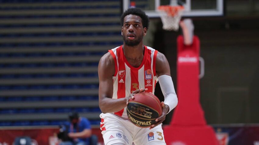 LOJD ZNA ŠTA GA ČEKA: Amerikanac opet protiv "svojih"!