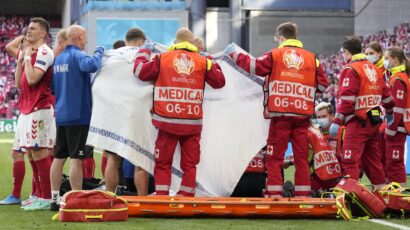 PREKID U KOPENHAGENU: Eriksen se srušio na terenu, svi strepe (VIDEO)
