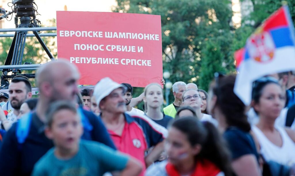 VELIČANSTVEN DOČEK: Srbija pozdravila KRALJICE Evrope! (FOTO) 1 košarka-srbija-doček