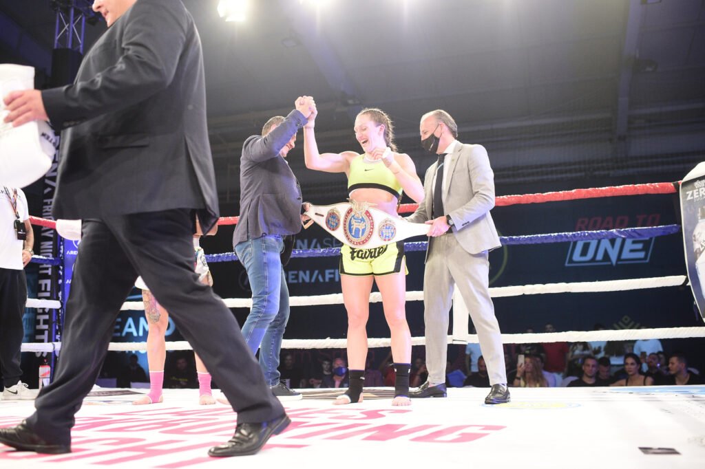 teodora manić-kik boks-titula