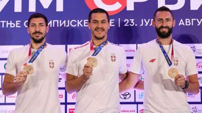 BRONZANI MOMCI STGLI U BEOGRAD: Basketaši Srbije doneli medalje i poručili: To je svakako veliki uspeh!