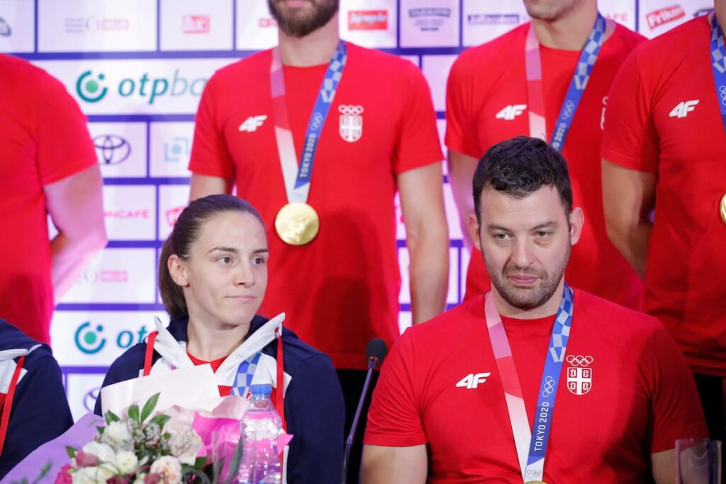 jovana preković-doček-aerodrom