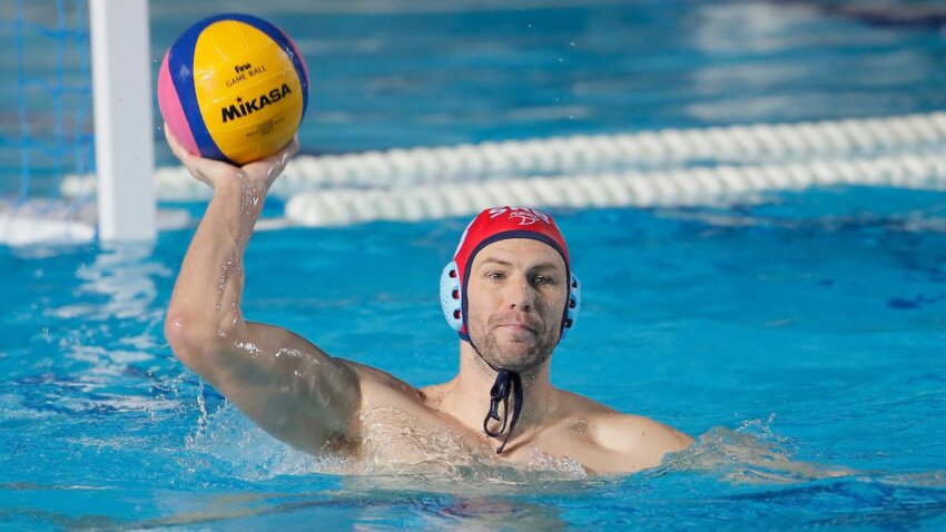 POTPUNI PREOKRET: Mitrović ipak nastavlja da brani boje Srbije?