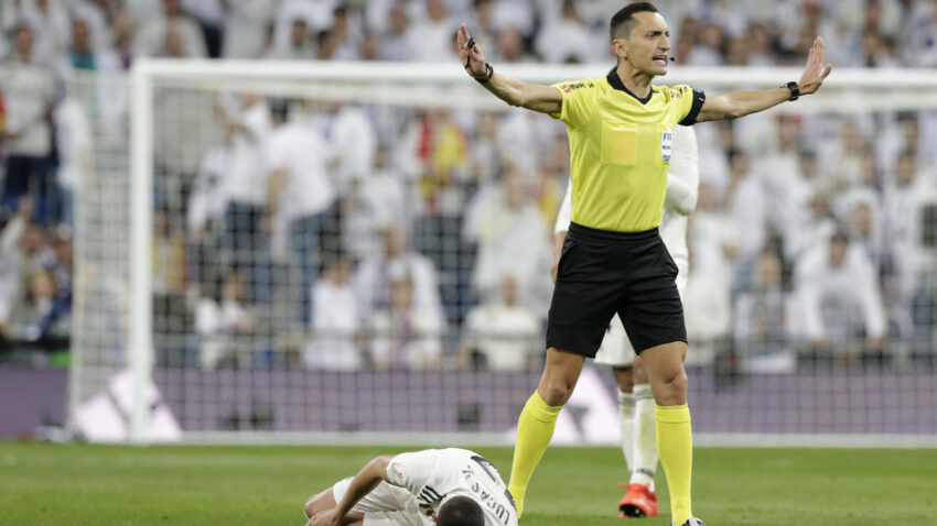 ČUDNA ODLUKA UEFA, DEBITANT NA CENTRU: Poznat sudija za Srbija - Irska!