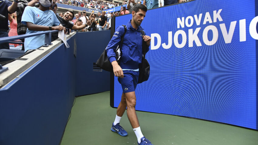 IZ MELBURNA PORUČUJU ĐOKOVIĆU: Da bi došao mora da ima dobar izgovor oko vakcinacije!