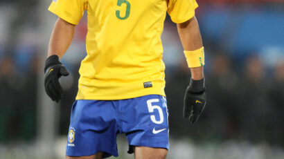 DUHOVITI MELO: Mesija zaustavlja samo lakat u glavu!