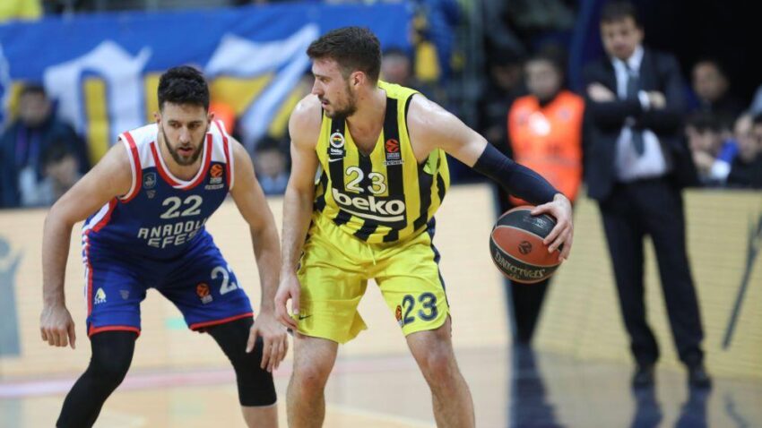 EFES SE REVANŠIRAO FENERU: Revolveraški obračun Micića i Gudurića