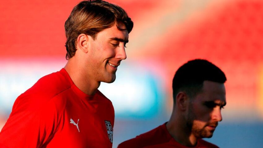 NIJE SAV TERET NA LEĐIMA VLAHOVIĆA: Dok odbrojavamo do debija, Alegri se oduševljava Dušanovom voljom!