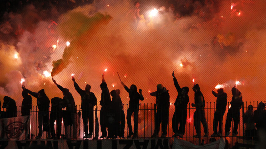 HAOS U GRČKOJ: Navijači PAOK-a upali na teren i prekinuli derbi! (VIDEO)