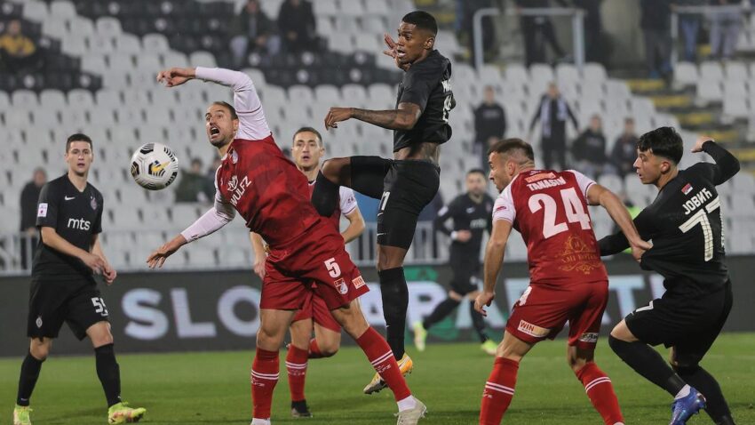 PETRIĆ JUNAK - RIKARDO TRAGIČAR: Proleter i magla ukočili Partizan!
