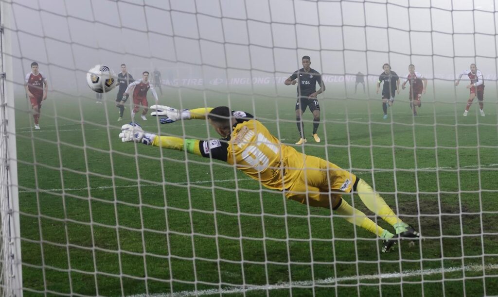 PETRIĆ JUNAK - RIKARDO TRAGIČAR: Proleter i magla ukočili Partizan! 2 partizan-proleter-rikardo gomes-penal