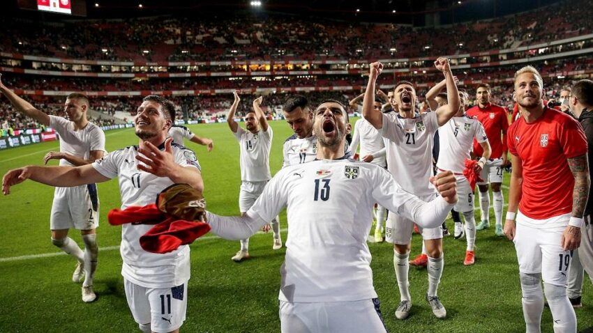 SRBI SLAVE ODLAZAK NA MUNDIJAL: Ludo slavlje u svlačionici, Ronaldo plače! (VIDEO)