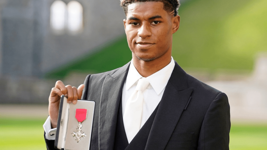 PRINC VILIJAM ODLIKOVAO RAŠFORDA: Fudbaler nagrađen ordenom zbog plemenitog rada!