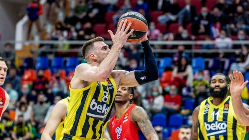 GUDURIĆ KONAČNO PRORADIO: Fener slomio CSKA, Srbin brojao do 13!