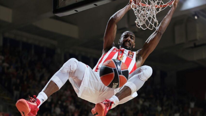 MAKABI OZVANIČIO POJAČANJE: Holins predstavljen u Tel Avivu!