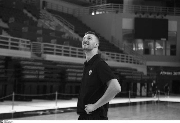 DIVAN GEST AEK-A: Povlači se dres Stevana Jelovca!