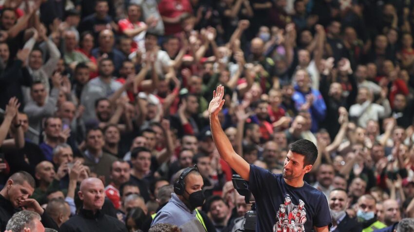 EMOCIJA, NAVIJANJE, BES, PADANJE NA KOLENA: Đoković je bio prva zvezda Pionira! (FOTO)