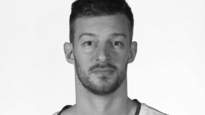 Odvratne scene: Navijači PAOK-a spalili dres pokojnog Stevana Jelovca