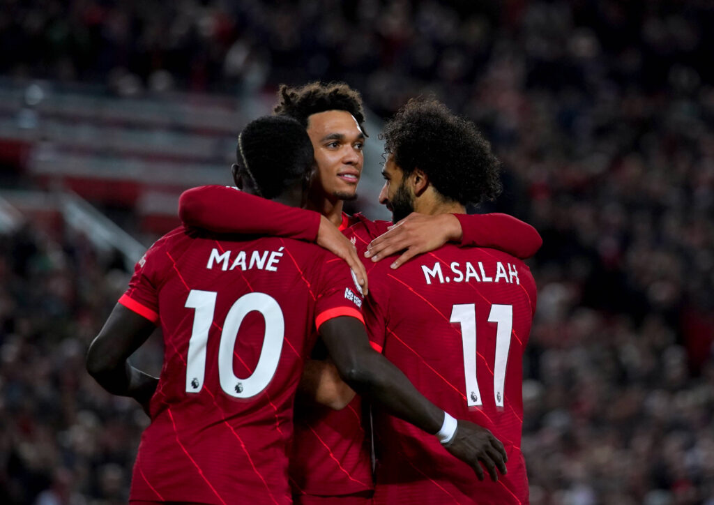 FUDBALSKI VIKEND KAKAV DUGO NISMO IMALI: Ovo su četiri utakmice koje ne smete da propustite! 1 liverpul-mane-salah