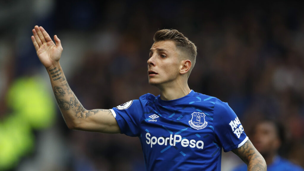 lukas-dinje-evertona-aston-vila