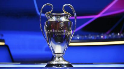 TEHNOLOŠKA REVOLUCIJA U FUDBALU: Ova Liga šampiona biće drugačija od svih do sada – sudije dobijaju novu pomoć! (FOTO)