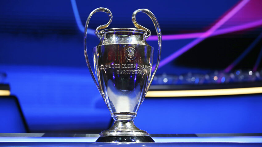 TEHNOLOŠKA REVOLUCIJA U FUDBALU: Ova Liga šampiona biće drugačija od svih do sada - sudije dobijaju novu pomoć! (FOTO)