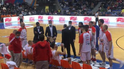 PUKLA STOTKA U NIŠU: Zvezda pregazila Radnički, sledi polufinale!