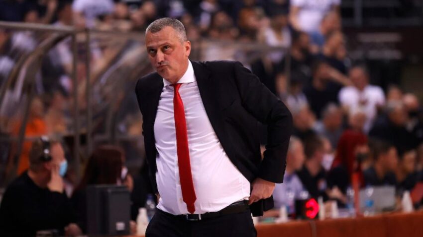 VELIKA GREŠKA RADONJIĆA: Isključen trener Crvene zvezde!