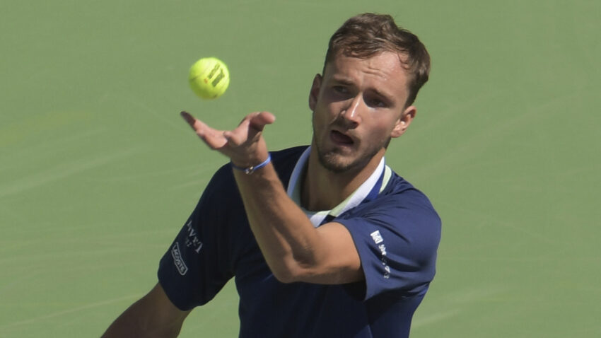 VELIKA PRETNJA ZA NOVAKA! Bivši trener Federera poručuje: Medvedev će se vratiti na prvo mesto ATP liste!