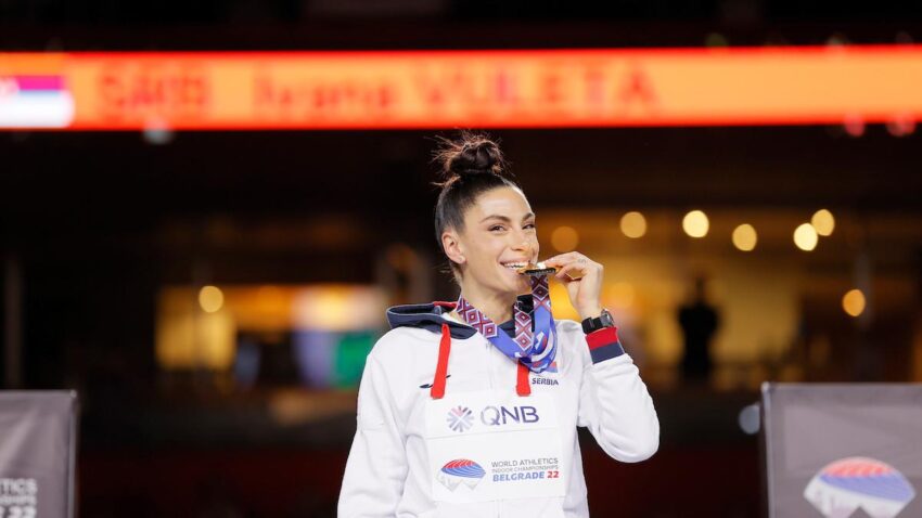 POGLEDAJTE SKOK ZLATA VREDAN I ZLATNE SUZE! Evo kako je Ivana postala svetska prvakinja! (VIDEO)