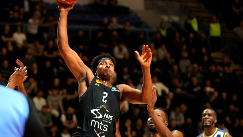 KONAČNO PRAVI PARTIZAN: Crno-beli "samleli" Metropolitan u Pioniru!