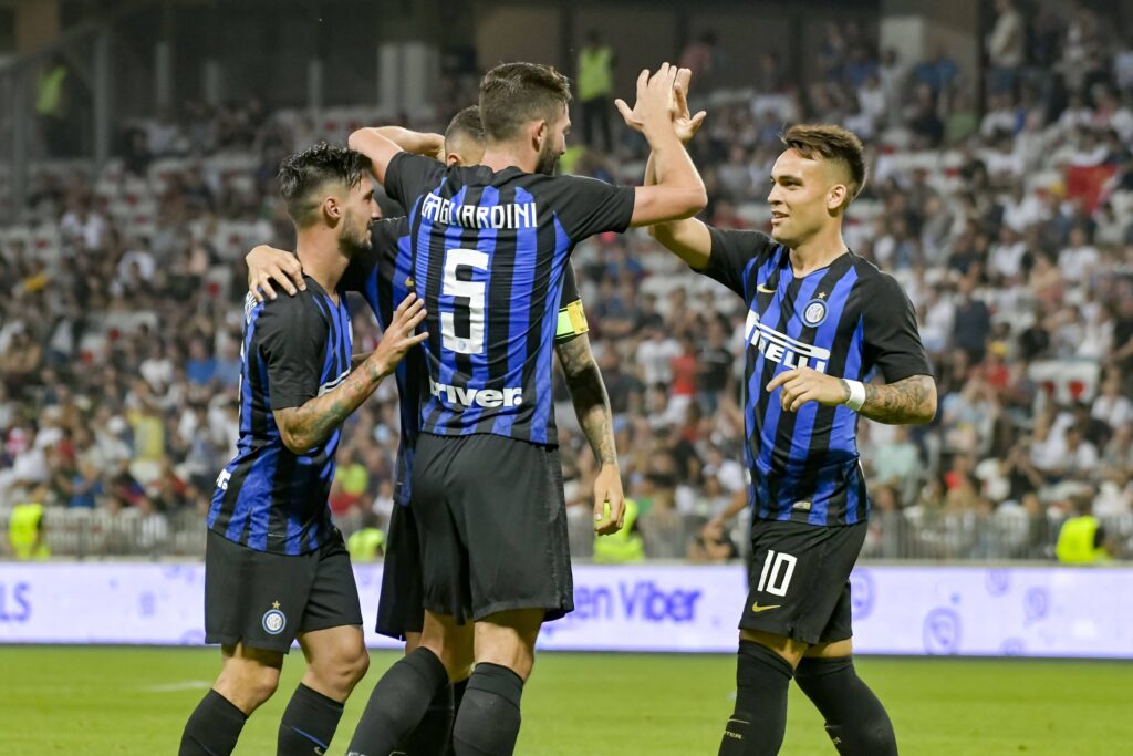 LIGA ŠAMPIONA GRUPA C: Levandovski se vraća u Minhen, tri velikana i austajder, a samo dva mesta u nokaut fazi! 3 inter-serija a