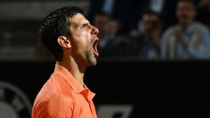 ĆUTI, BRE VIŠE: Novak izgubio živce, vikao ka publici, pa opsovao! (VIDEO)