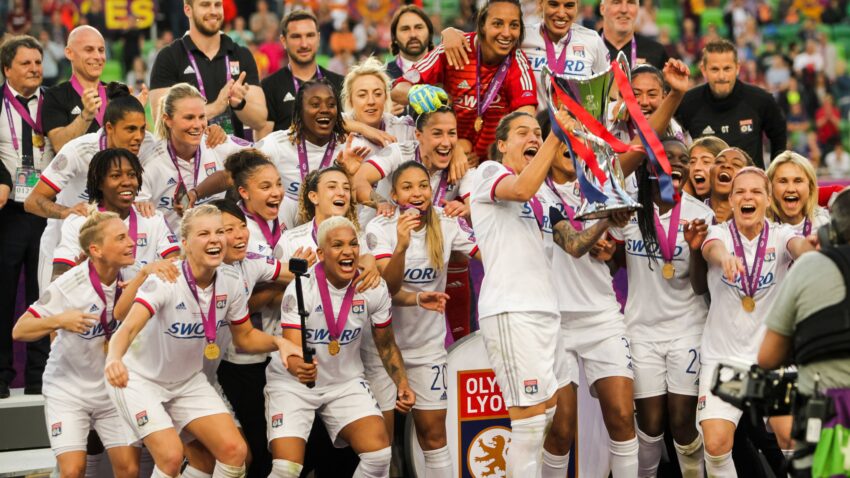 LIONOVE DAME OČITALE LEKCIJU BARSI:  Trofej Lige šampiona vraća se u Francusku!