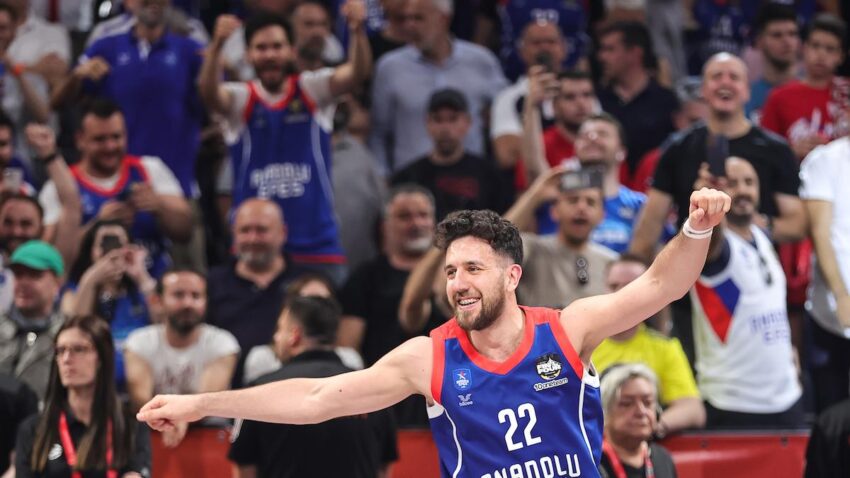 Efes na krilima Micića došao do nove pobede