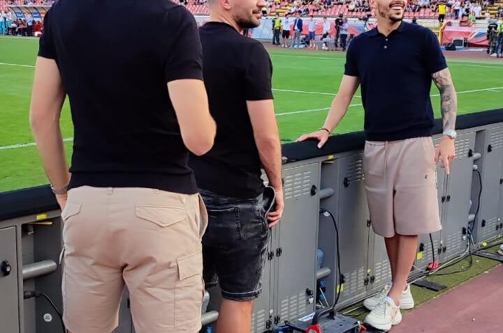 LJUBIMCI NAVIJAČA NA MARAKANI: Savić i Radonjić bodrili Zvezdu u finalu Kupa! (FOTO)