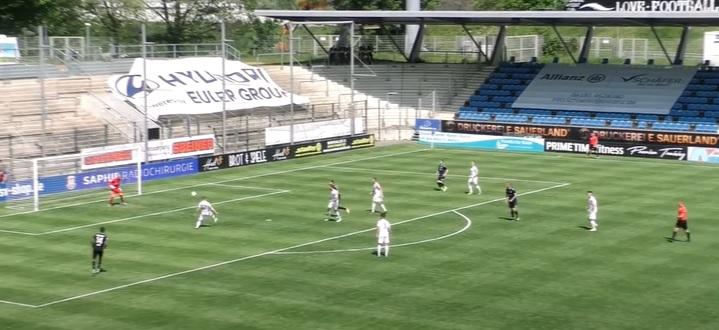 „POŠTENI“ NEMCI: Sramotne scene u Frankfurtu - komičan autogol, čuvanje lopte i bod po meri svih! (VIDEO)