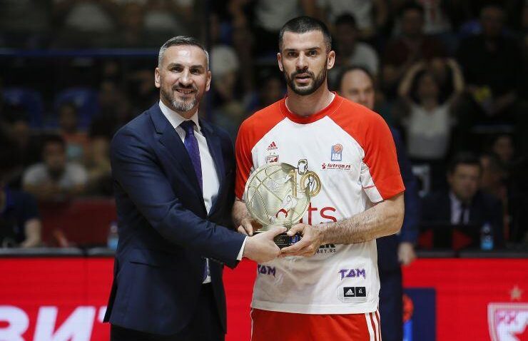 NAGRADE ZA NAJBOLJE: Kalinić i Lazić dobili priznanja, Pionir skandirao svojim herojima! (VIDEO)
