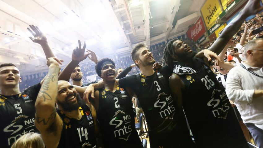 PARTIZAN DOVODI POJAČANJE IZ AUSTRALIJE? Trojkaš Sidnej Kingsa na meti crno-belih!