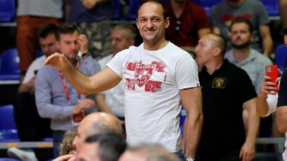 “TI SI NAŠ KAPITEN, IGORE”: Navijači sa oduševljenjem pozdravili Rakočevića, a tu su još dvojica miljenika! (VIDEO)