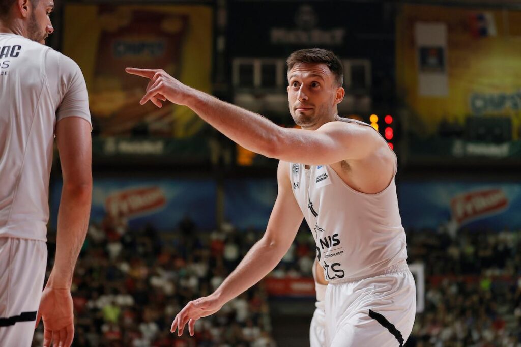 BORBA DO POSLEDNJEG DAHA: Neviđena drama u Pioniru -Zvezda vodila, ispustila prednost i stigla na korak do titule! 4 aleksa avramović-partizan